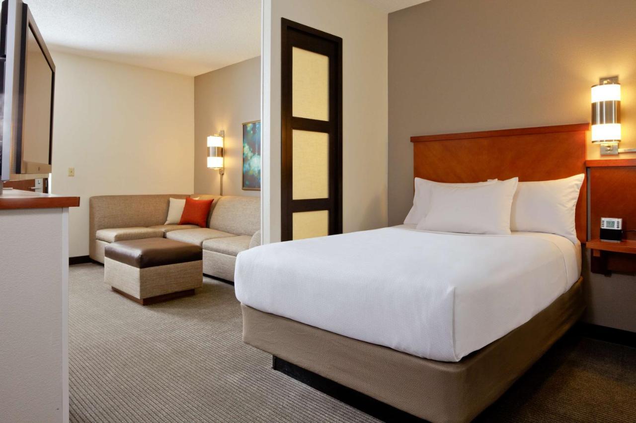 Hyatt Place Detroit/Ройал-Оук Экстерьер фото